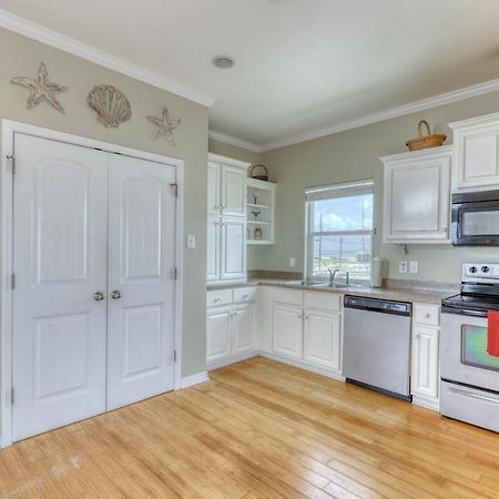 Villa Delphinus - Beachfront! And Pet Friendly! Feel The Ocean Breezed And Hear The Waves Lapping Right At Your Doorstep! Home Dauphin Island Bagian luar foto