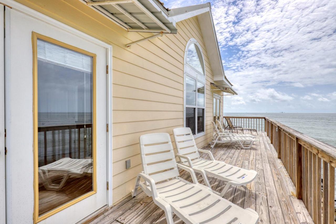 Villa Delphinus - Beachfront! And Pet Friendly! Feel The Ocean Breezed And Hear The Waves Lapping Right At Your Doorstep! Home Dauphin Island Bagian luar foto